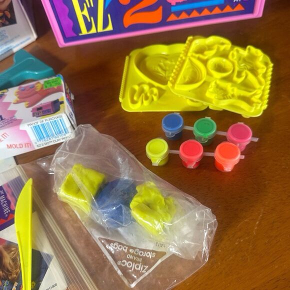 VINTAGE 1992 Kenner EZ 2 DO Fashion Machine Make Beads Bracelets Barrettes Ear - Picture 4 of 9